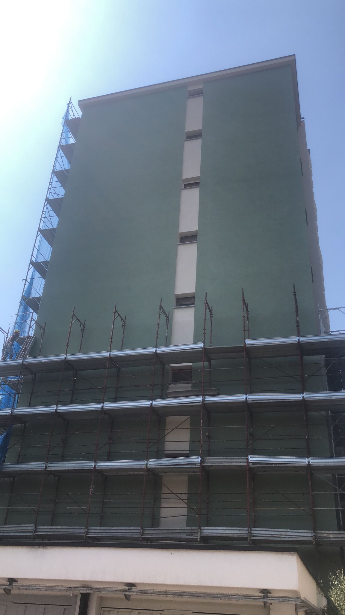 Rifacimento facciata di edificio residenziale