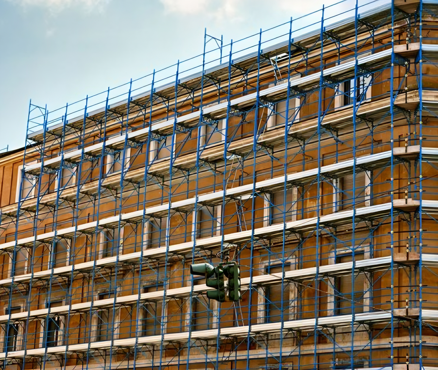 Organizzazione ponteggio per lavori in facciata